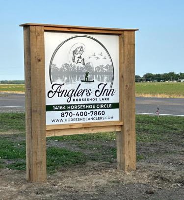 Hughes Hotel | Anglers Inn Horseshoe
