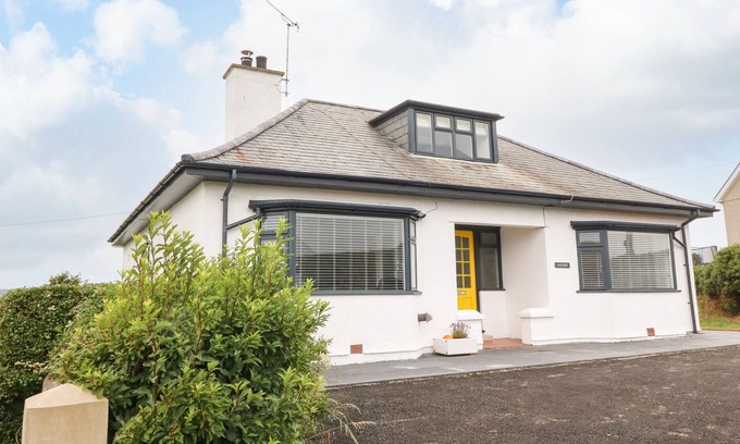 Aberdaron House | ANGORFA, family friendly, country holiday cottage in Aberdaron