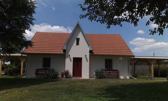 Fulopjakab Cottage | Angyalok Tanya means the house of angels.
