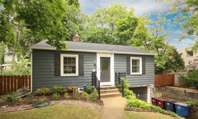 Ann Arbor House | Ann Arbor 3-bedroom home ideal for football weekends and near downtown