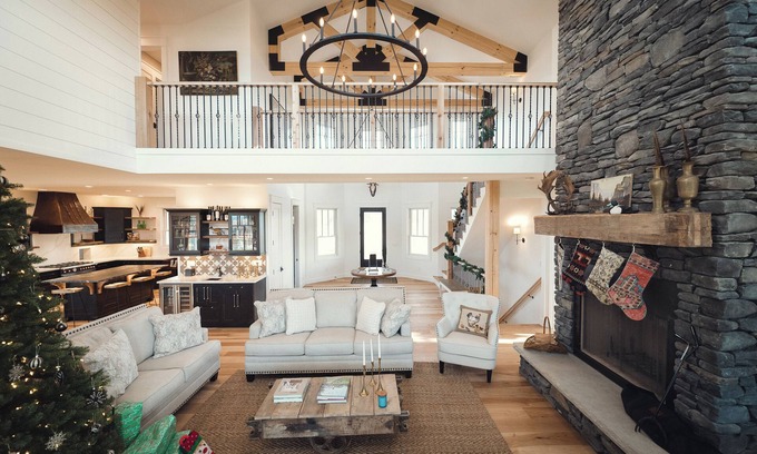 Williamsburg House | Ann Riley Farmhouse Yuba Vineyards