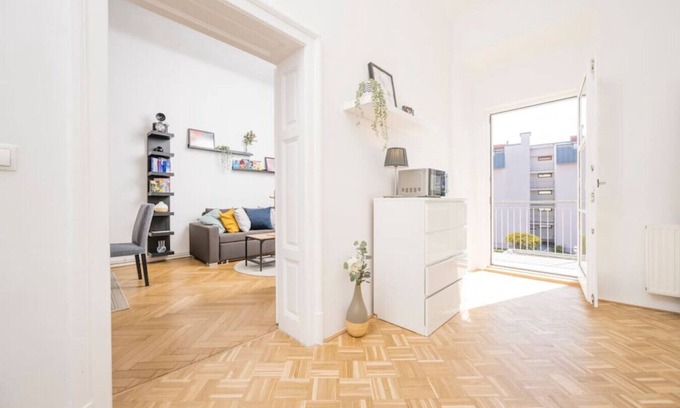 Gries Apartment | Anna and Friends Top 8