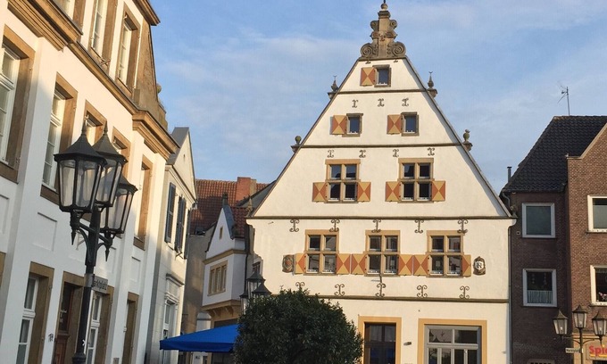 Rheine Apartment | "Anna": Apartment for up to 6 people in the most beautiful house of Rheine, right on the market