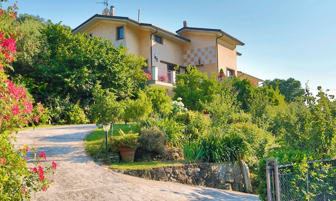 Strettoia House | Anna House.