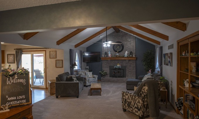 Raymore House | Anna Lou's Guest House