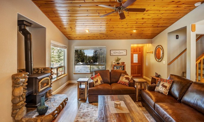 Kingswood Estates Cabin | Anna's Tahoe Vista Getaway Family Cabin