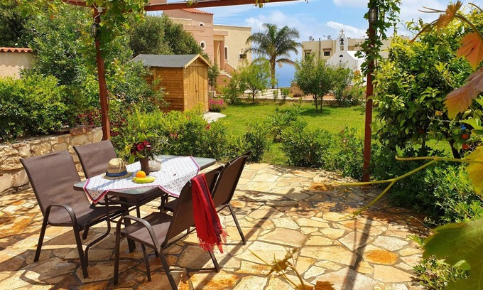 Megala Chorafia Villa | Anna's Unique Stone House with Jacuzzi and Garden