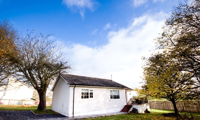 Downpatrick House | ANNACLOY COTTAGE, family friendly in Annacloy, County Down