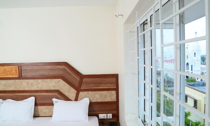 Velankanni Hotel | Annai In Saravana Bhavan Fine Stay