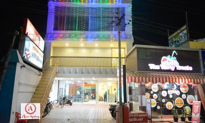 Mayiladuthurai Bed & Breakfast | Annai Residency