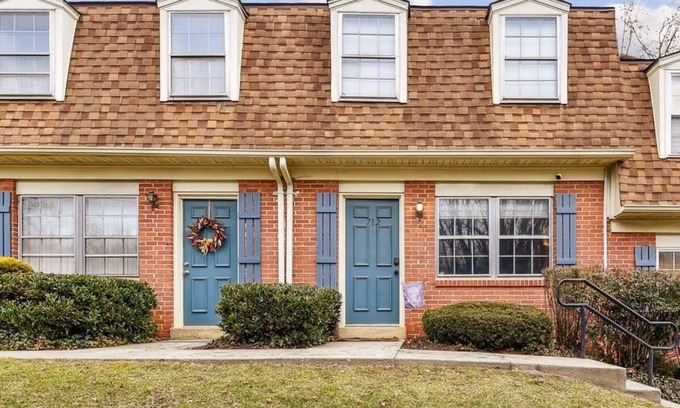 Annapolis House | Annapolis Blue and Gold Haven