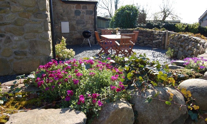 Talybont House | Anneddle Cottage in Talybont, near Barmouth