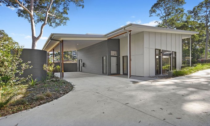 Mossy Point House | Annetts Parade Mossy Point Beach House