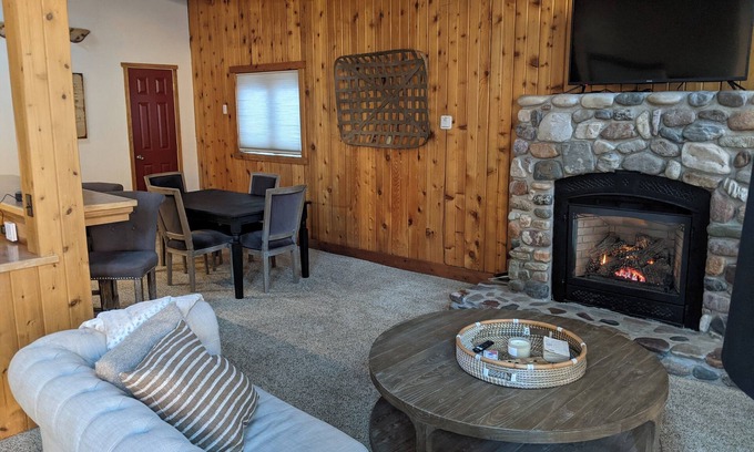 Challis Apartment | Annie Oakley's Outpost - Large 1-Bedroom in the Heart of Challis