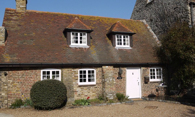 Manston Cottage | Annie's Cottage. A pretty chocolate box style cottage with lots of character.