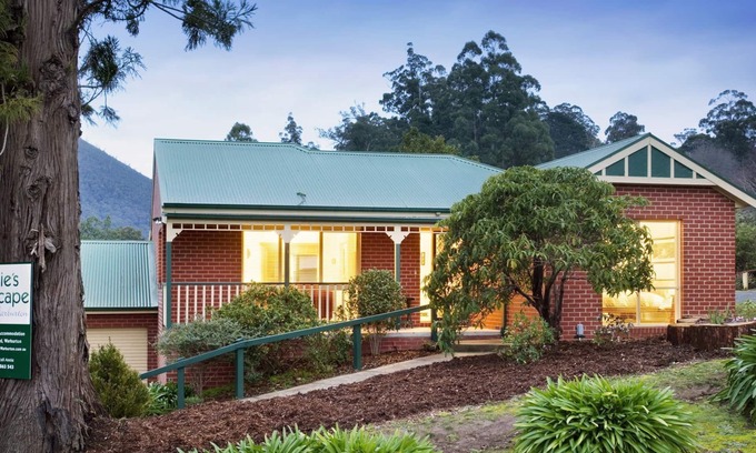 Warburton House | Annie's Escape in Warburton