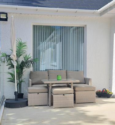 Moville House | Annie's House with Thermal Health Spa