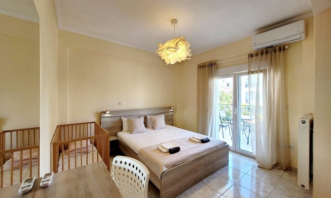 Kallithea House | Anris & Dianas Dom - Ένα σπίτι σε ένα ήσυχο μέρος του κέντρου της Καλλιθέας