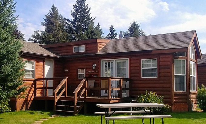 Rapid City Cabin | Antelope Loft: Cabins @ Creekside #6