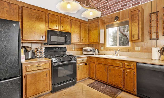 Whispering Forest Cabin | Antelope Views Retreat at Big Bear Lake