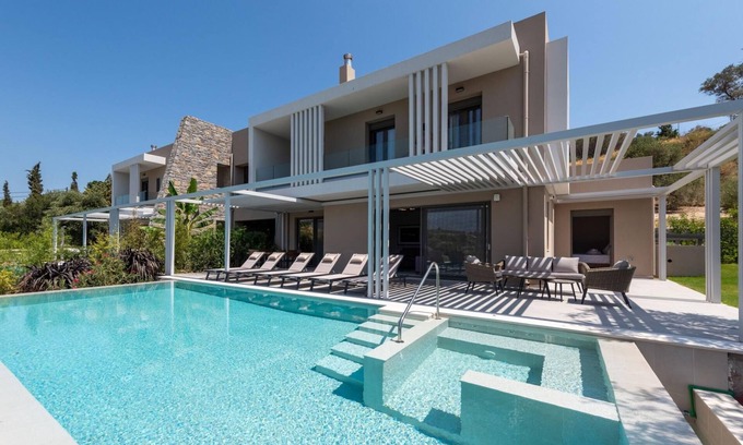 Athanatoi Villa | Anthemis Luxury Villas 2
