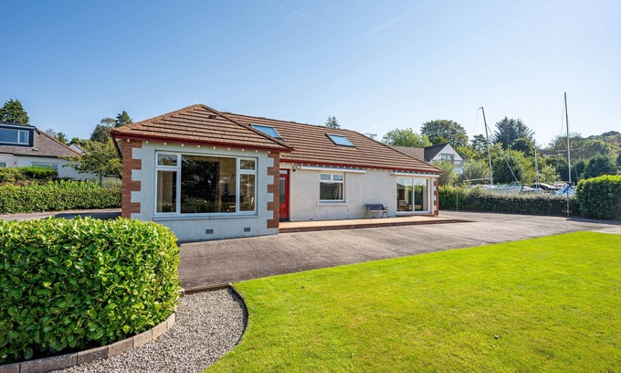 Kippford Cottage | Anthony House - a house that sleeps 6 guests in 3 bedrooms
