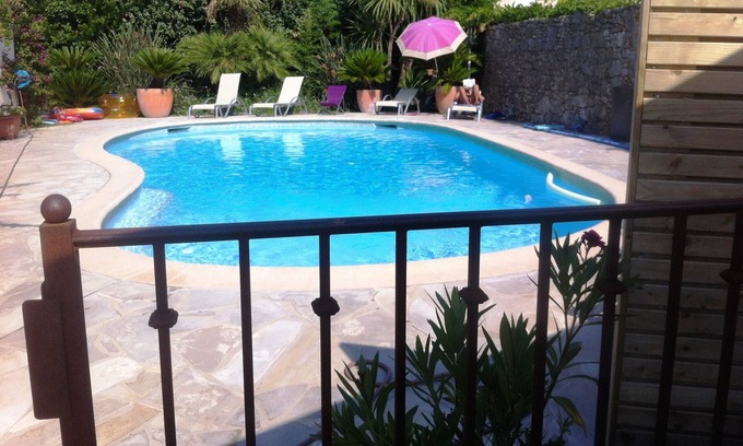 Plaine de la Brague House | Antibes : Maisonnette with private terrace and shared swimming pool, close to the beach