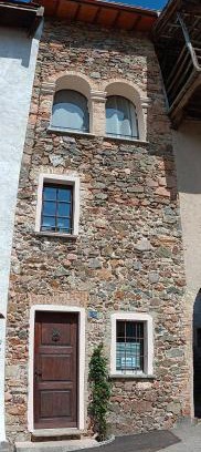 Carabietta House | Antica torre del castello Casa Ceresiana
