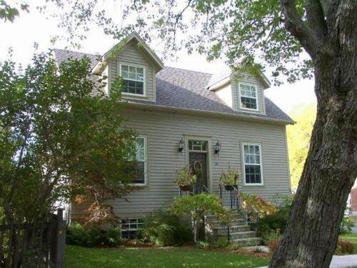 Old Town Historic District Bed & Breakfast | Antique Slumber Old Town Bed & Breakfast