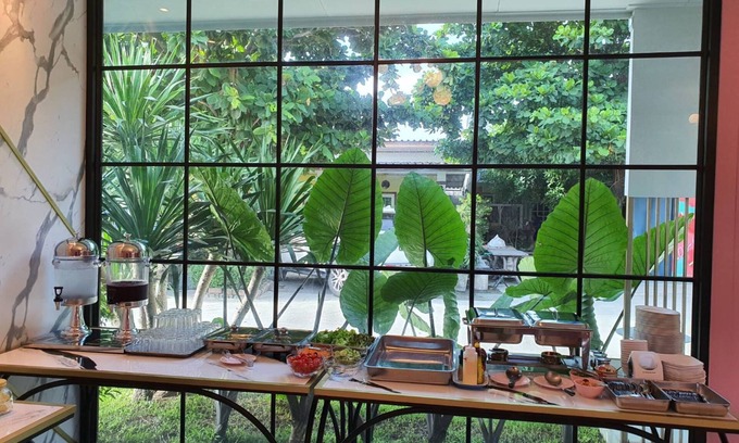 Khanong Phra Hotel | Aob-Oun Homestay