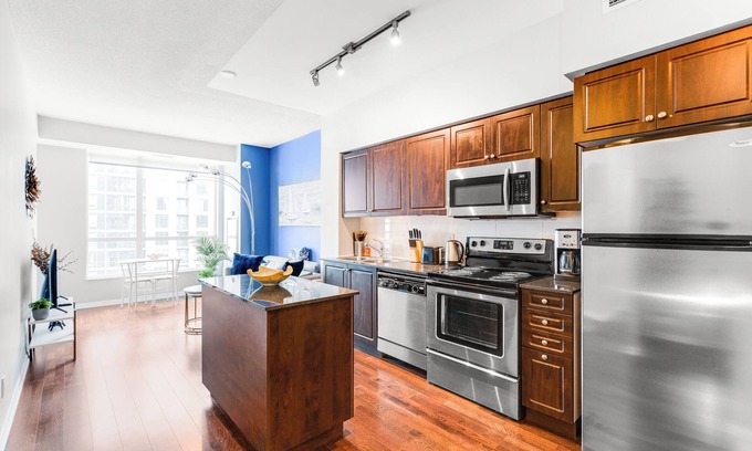 Little Portugal Apartment | AOC Suites - Luxury Condo - City View