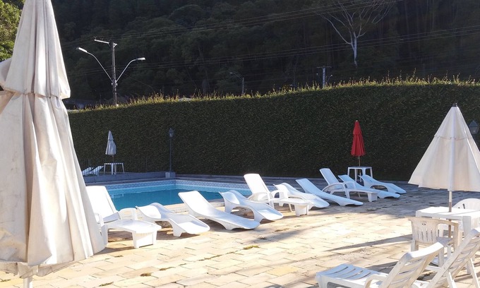 Olaria Apartment | AP 2 Qts wifi Fireplace Pool Sauna Quadra play /Picnic area
