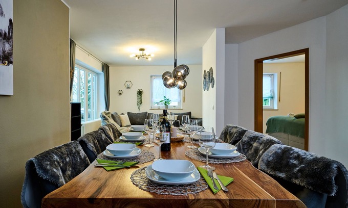 Straubing Apartment | Apanoxa Homes: Zentral I 2 Parkplätze I Netflix