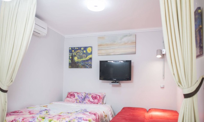 Collblanc y La Torrassa Apartment | Apartment near Camp Nou