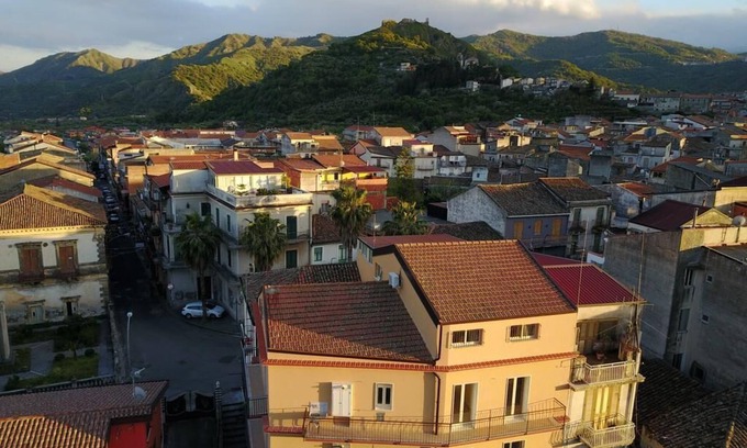 Francavilla di Sicilia Apartment | Apartment 5 min. from the Alcantara Gorges and a few km from romantic Taormina