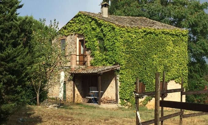 Amelia Apartment | Apartment in Farmhouse for Families with Pool