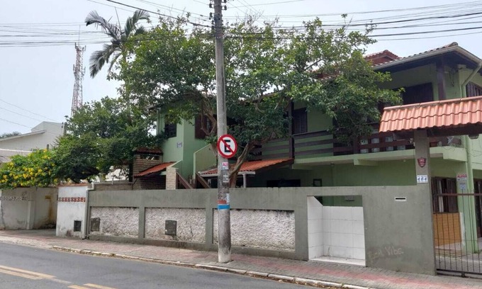 Armacao Apartment | Apartment with a privileged location, is two blocks from the beach.