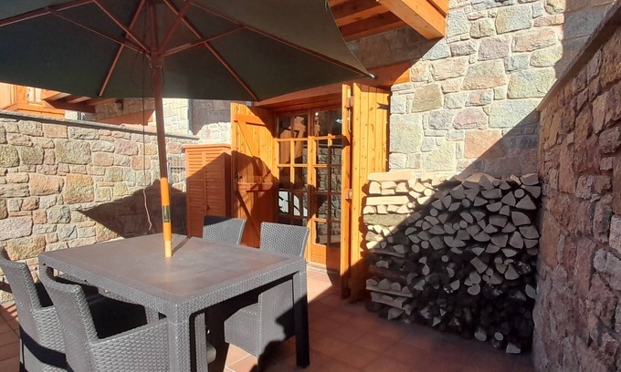 Vilallonga de Ter Apartment | Apart. Rustico CON Terraza