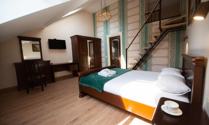 Lviv City Center Apartment | Apart Yaroslava Osmomysla 9 Square - city center