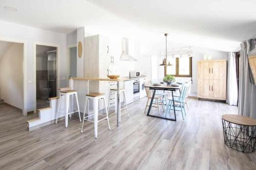 Villarroya de los Pinares Apartment | Apartamento creativo Villa Rubei