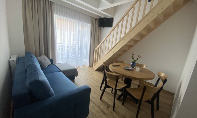 Uniescie Apartment | APARTAMENT DWUPOZIOMOWY