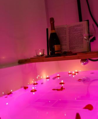 Beczkow Apartment | Apartament Leśny No 64 nad Zalewem JACUZZI, KOMINEK z Garażem w cenie