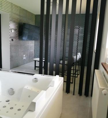 Wrzosowo Apartment | Apartament Monika Dziwnówek Wrzosowo z jacuzzi