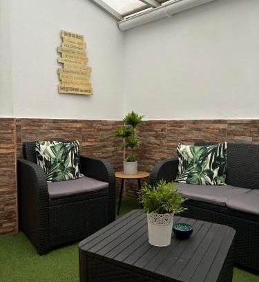 Sardina Apartment | APARTAMENT SARDINA NEAR THE BEACH WITH POOL AND WIFI e