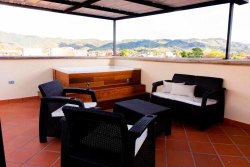Guatape Apartment | Apartamento 402 - Terraza con Jacuzzi - 3 Habitaciones - Rentas Cortas Gerencial