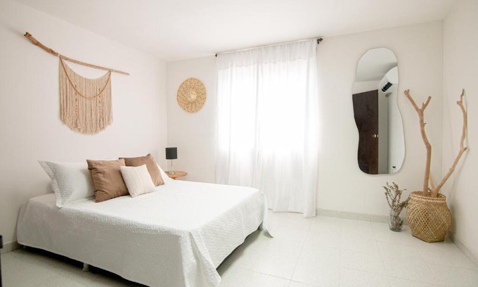 Historic Center Apartment | Apartamento a una cuadra de la Playa centro Parque de los Novios