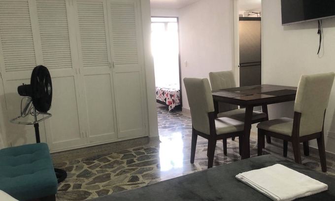 La Castellana Apartment | Apartamento Cómodo , Céntrico y Bien Ubicado . Apto 301