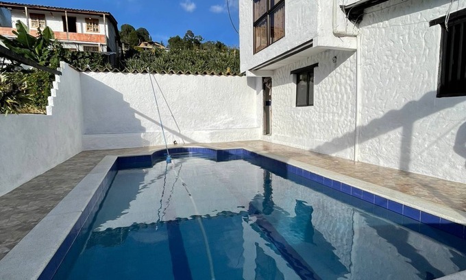 Medellin House | Apartamento Campestre con Piscina, Jacuzzi y Baño Turco a15 min Área Urbana Med