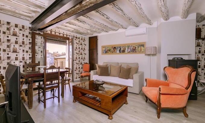 Adahuesca Apartment | Apartamento de Lujo Para 6 Personas