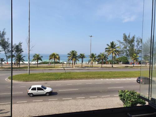 Recreio dos Bandeirantes Apartment | Apartamento enfrente a praia- 1 min andando